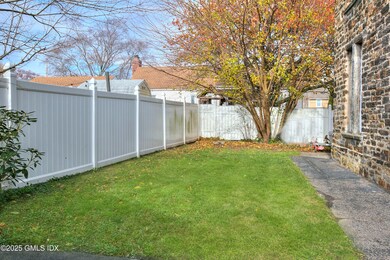 300 Soundview Ave unit Duplex, Fairfield, CT 06825 - photo 3