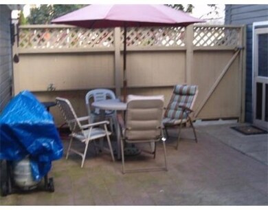 71 Draper St unit 2, Springfield, MA 01108 - photo 4