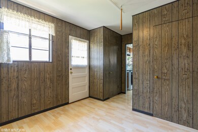 673 E Thacker St, Des Plaines, IL 60016 - photo 2