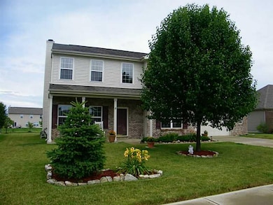 12953 Broncos Dr, Fishers, IN 46037 - photo 2