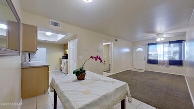 455-W-Kelso-St-dining3
