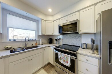 2 E Blvd unit 2, Middletown, RI 02842 - photo 5