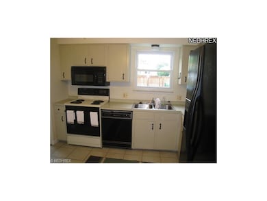 Fully applianced kitchen