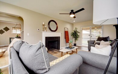 Living Room (4)