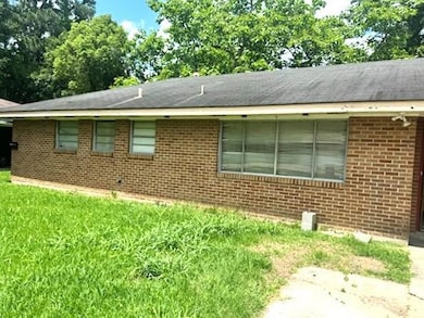 3076 Elgin St, Baton Rouge, LA 70805 - photo 2