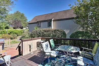 736 Quinnipiac Ln unit B, Stratford, CT 06614 - photo 5