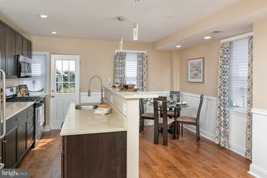 801 Wildwood Pkwy, Baltimore, MD 21229 - photo 7