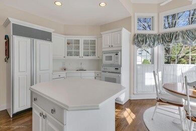 Light, bright kitchen