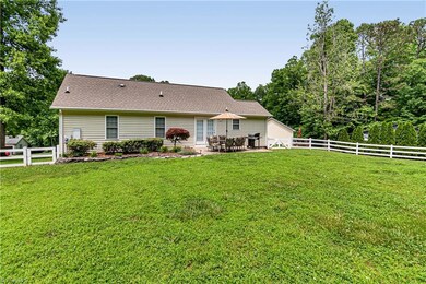 518 Sunrise Ave, Asheboro, NC 27203 - photo 2