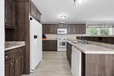 8 Buddy St, Hooksett, NH 03106 - photo 5