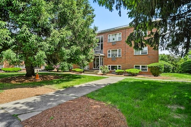 1105 Lexington St unit 102, Waltham, MA 02452 - photo 4