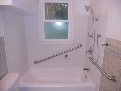 707 E 24th St S, Newton, IA 50208 - photo 4