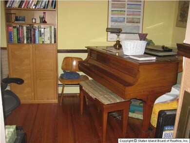 28 Amelia Ct, Staten Island, NY 10310 - photo 6