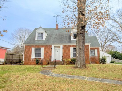 210 E End Ave, Statesville, NC 28677 - photo 2