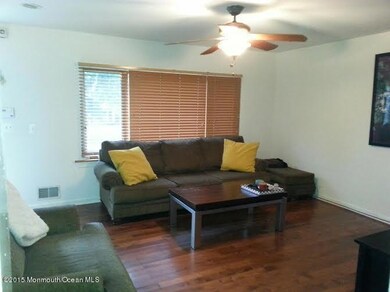 832 Arbordale LR
