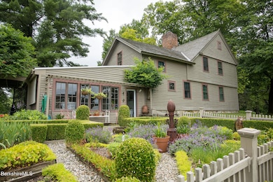 18 Goodrich St, Stockbridge, MA 01262 - photo 2