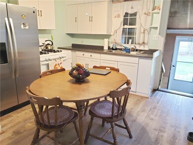 49 Riverview Ave, Pawtucket, RI 02860 - photo 6