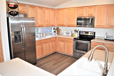 LARGE OPEN KITCHEN