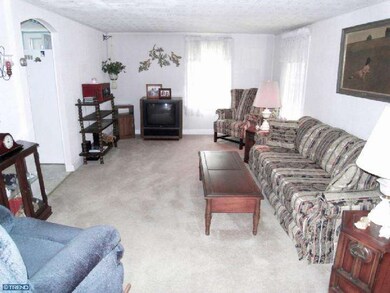 1075 Commonwealth Blvd, Reading, PA 19607 - photo 4