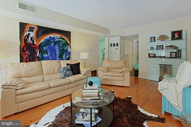 5756 Village Green Dr unit B, Alexandria, VA 22309 - photo 3