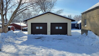 112 Main St E, Clarks Grove, MN 56016 - photo 4