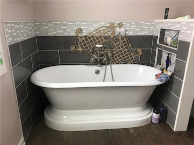 4823 Quivira Drive Ln, Shawnee, KS 66216 - photo 7