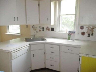 337 Lakeview Ave, Drexel Hill, PA 19026 - photo 7