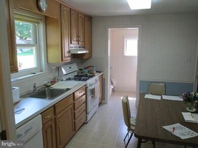 105 Thomas Place, Reading, PA 19608 - photo 6