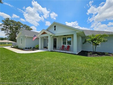 101 Huntley Oaks Ct, Lake Placid, FL 33852 - photo 2