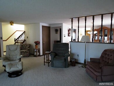 1071 Remington Dr, North Tonawanda, NY 14120 - photo 4