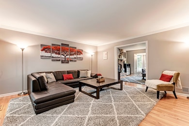 2211 University Dr, Naperville, IL 60565 - photo 3