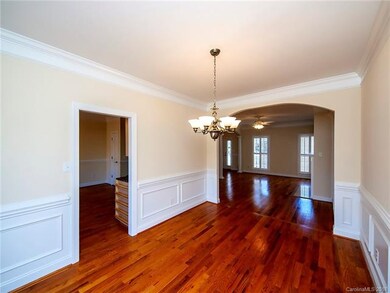 Open And Transitional Floorplan