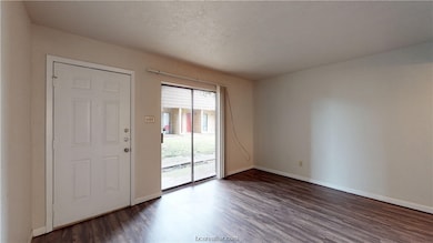 202 Lincoln Ave unit B, College Station, TX 77840 - photo 3