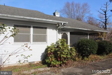 511 Adams Ln, Southampton, NJ 08088 - photo 2