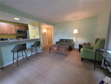 3266 Ward St unit 3, Oakland, PA 15213 - photo 2