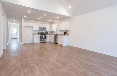 1138 Alvarado St unit A, Cleburne, TX 76031 - photo 6