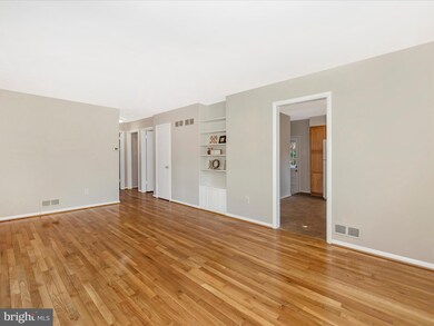 113 Hutton St, Gaithersburg, MD 20877 - photo 7