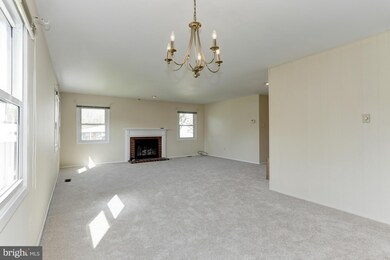 12107 Reardon Ln, Bowie, MD 20715 - photo 3
