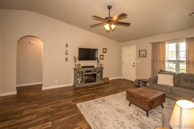 9248 S 256th East Ave, Broken Arrow, OK 74014 - photo 4