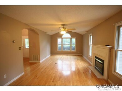 81 Forest Lake Dr, Asheville, NC 28803 - photo 3