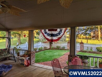 956 Valley View Rd, Sutherlin, OR 97479 - photo 2