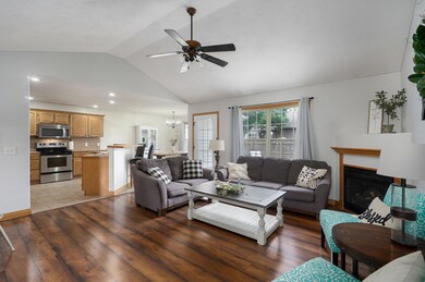772 E Weller Ct-5