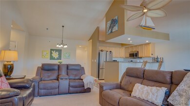 Livingroom with a lake view!