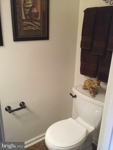 939 Saint Michaels Dr, Bowie, MD 20721 - photo 4