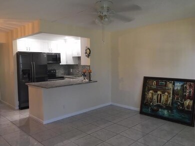 209 Windsor J, West Palm Beach, FL 33417 - photo 4