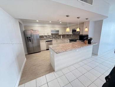 Corinthian unit 7B, Miami Beach, FL 33140 - photo 2