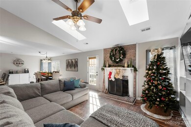 9110 Twin Trail Dr, Huntersville, NC 28078 - photo 7