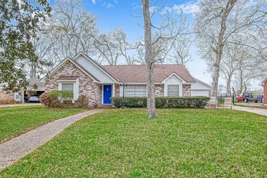 328 Saint Cloud Dr, Friendswood, TX 77546 - photo 2