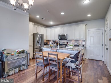 42689 Wardlaw Terrace unit 16L, Ashburn, VA 20147 - photo 5