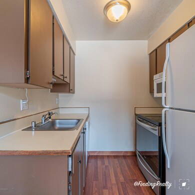 3041 Lois Dr unit 402, Anchorage, AK 99517 - photo 5